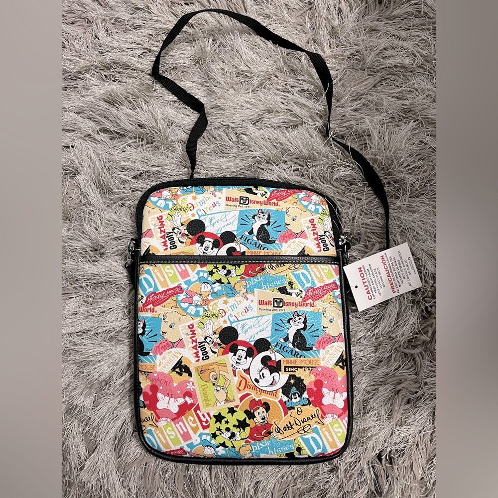 Mickey Mouse Disney Parks Exclusive Classic Collage Pat-tern Crossbody purse